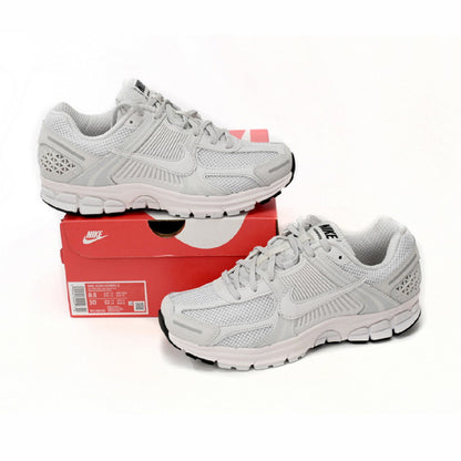 Nike Air Zoom Vomero 5 Gris