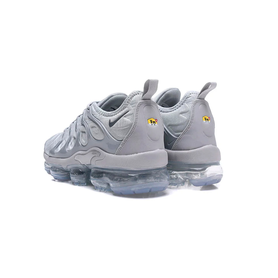 Silver vapormax plus on sale